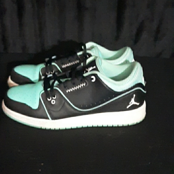 Jordan 1 Flight 2 - Picture 2 of 5